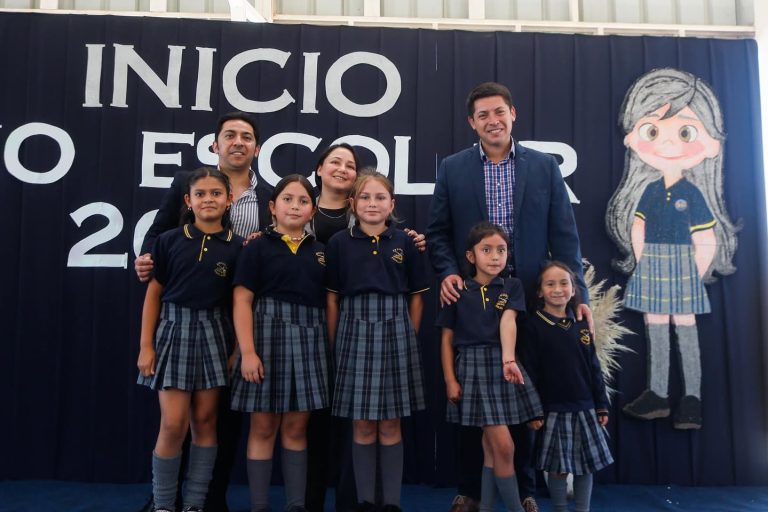 ¡Hoy celebramos el Acto Oficial del Inicio del Año Escolar 2025 en nuestra querida comuna de Vichuquén!